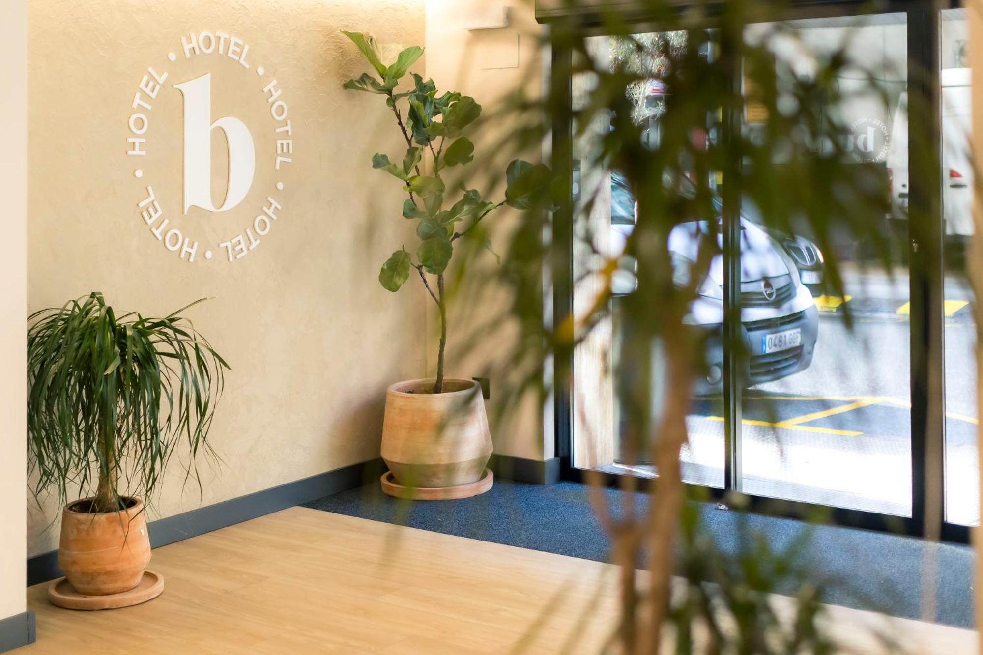 Hotel Burlada Eksteriør bilde