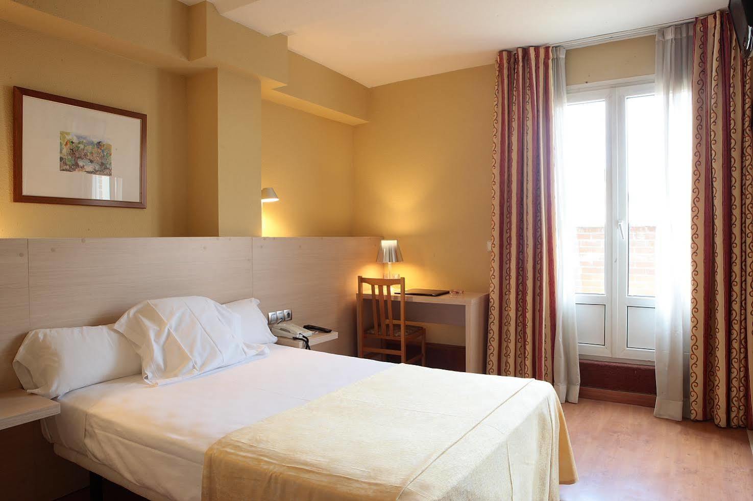 Hotel Burlada Eksteriør bilde